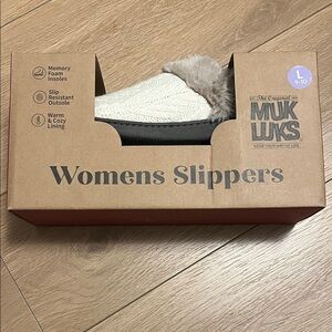 Muk Luks Women's Cozy Cream and Gray Slippers